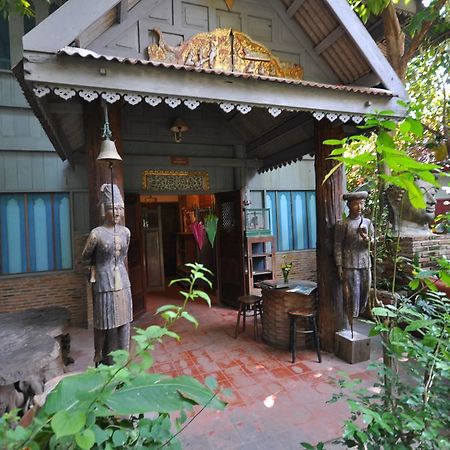 Ayutthaya Bouchic Hostel Экстерьер фото