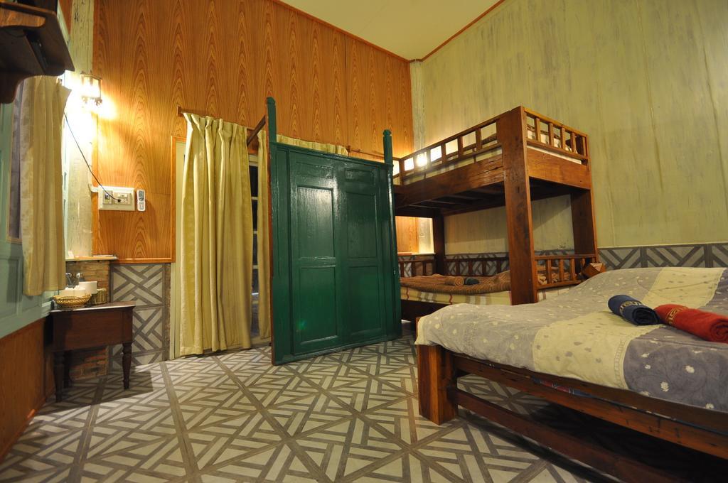 Ayutthaya Bouchic Hostel Экстерьер фото