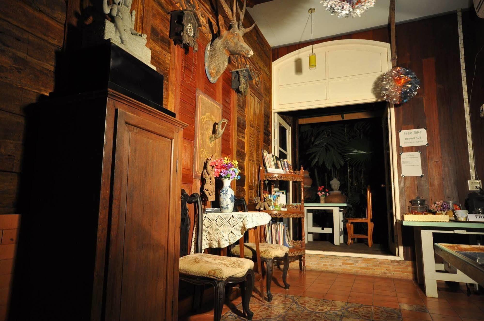Ayutthaya Bouchic Hostel Экстерьер фото