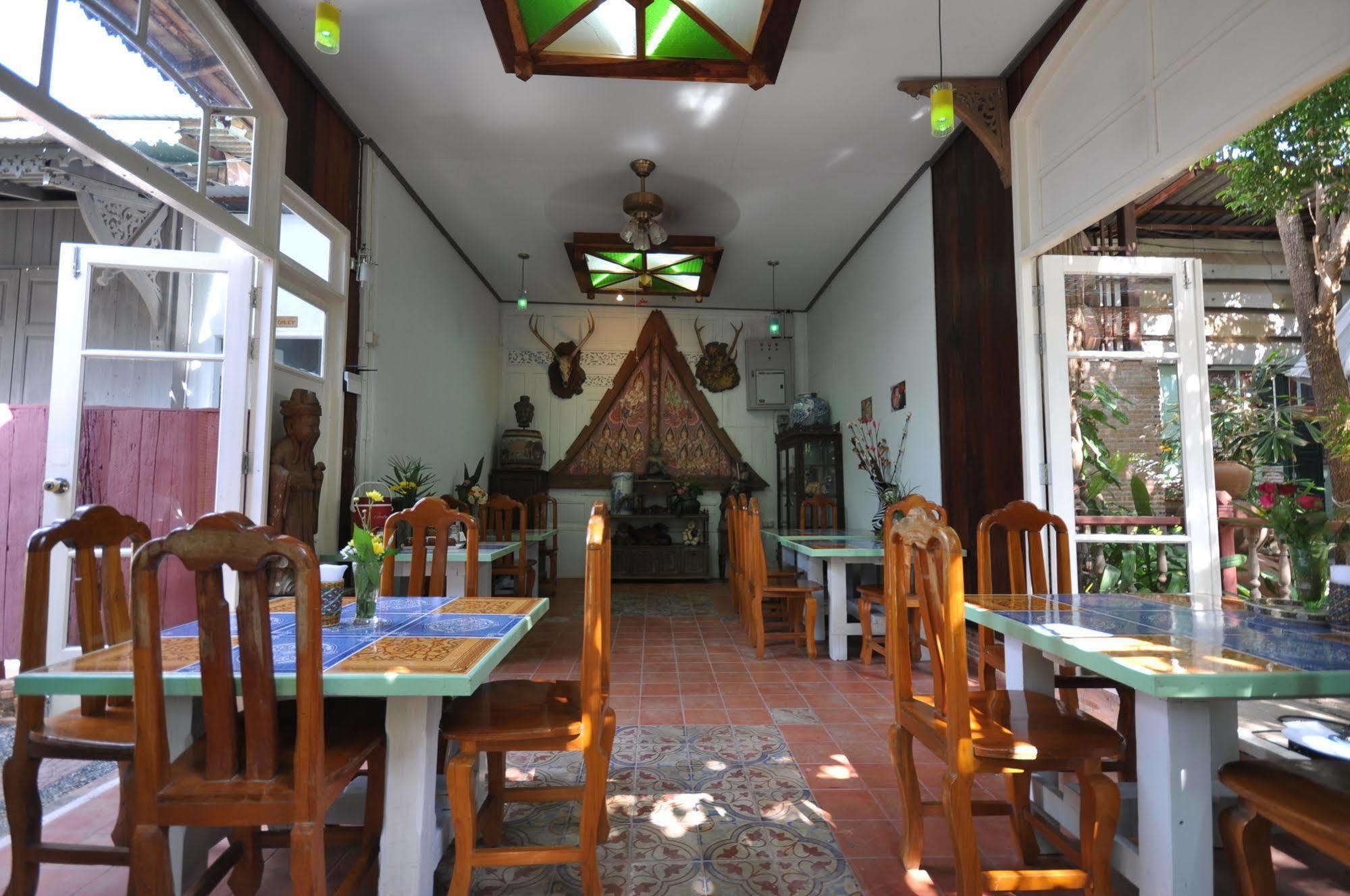 Ayutthaya Bouchic Hostel Экстерьер фото